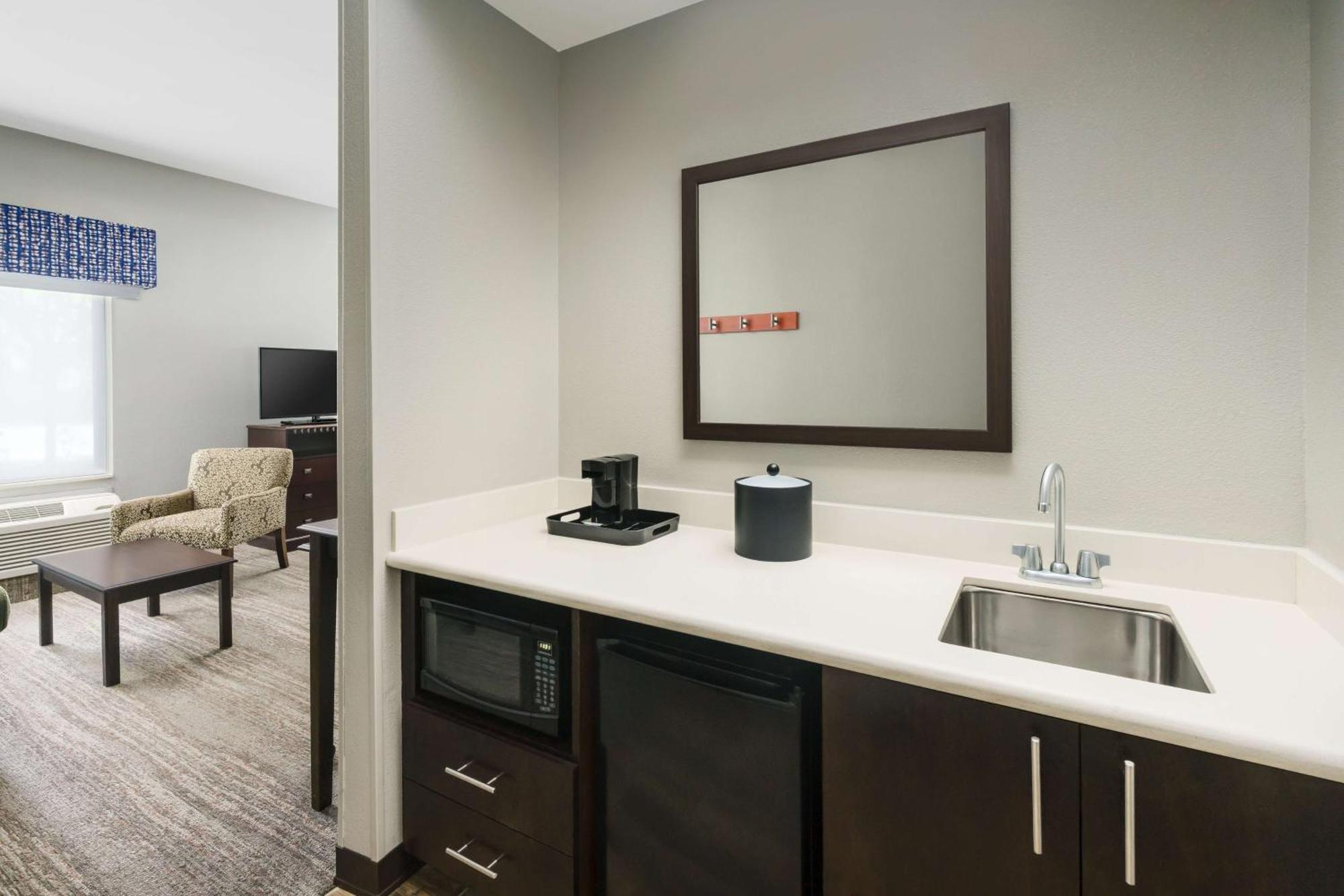 Hampton Inn & Suites ווסט סקרמנטו מראה חיצוני תמונה
